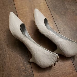 Kitten Heel Pump